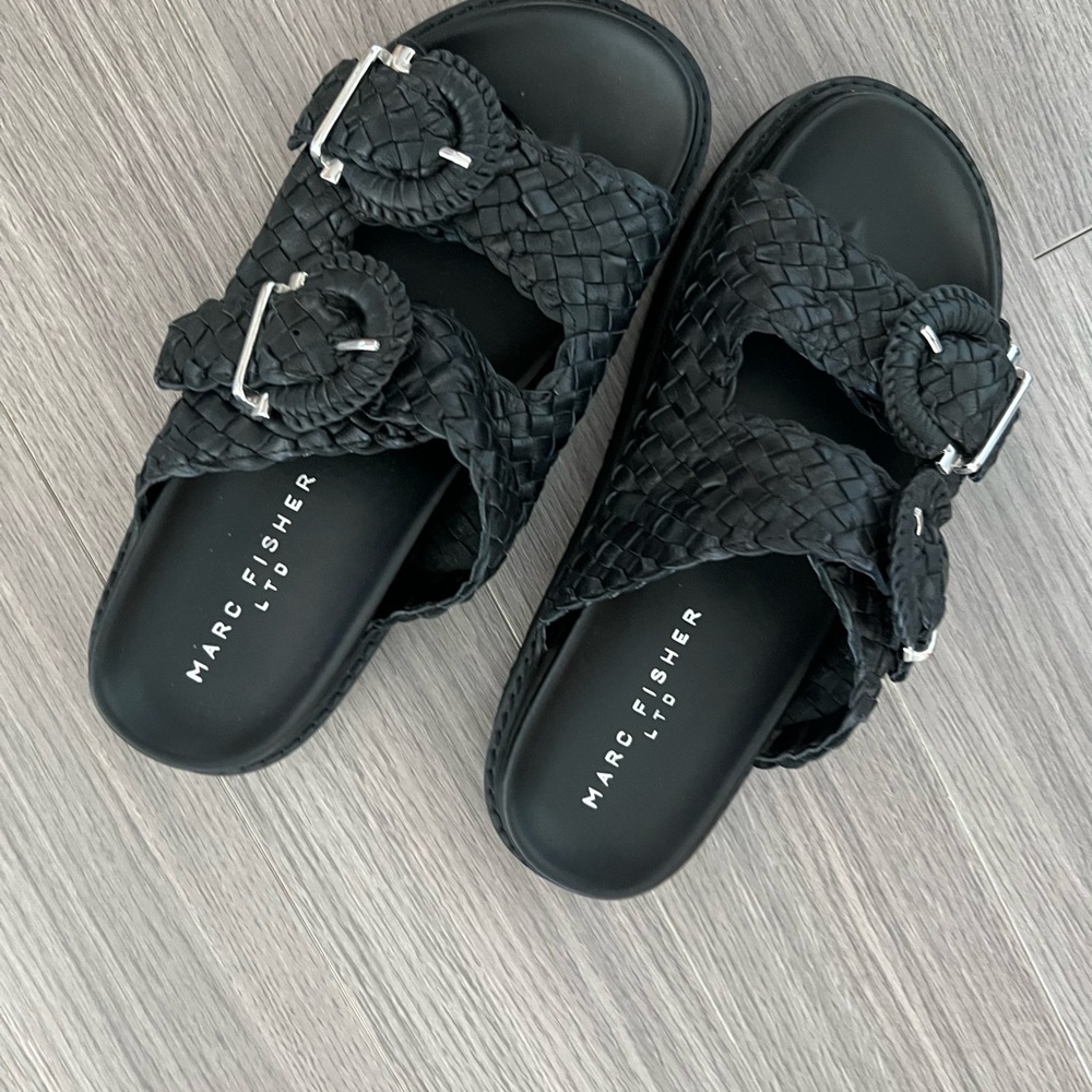 Marc Fisher AUGGIE WOVEN FOOTBED SANDAL - Picture 4 of 5